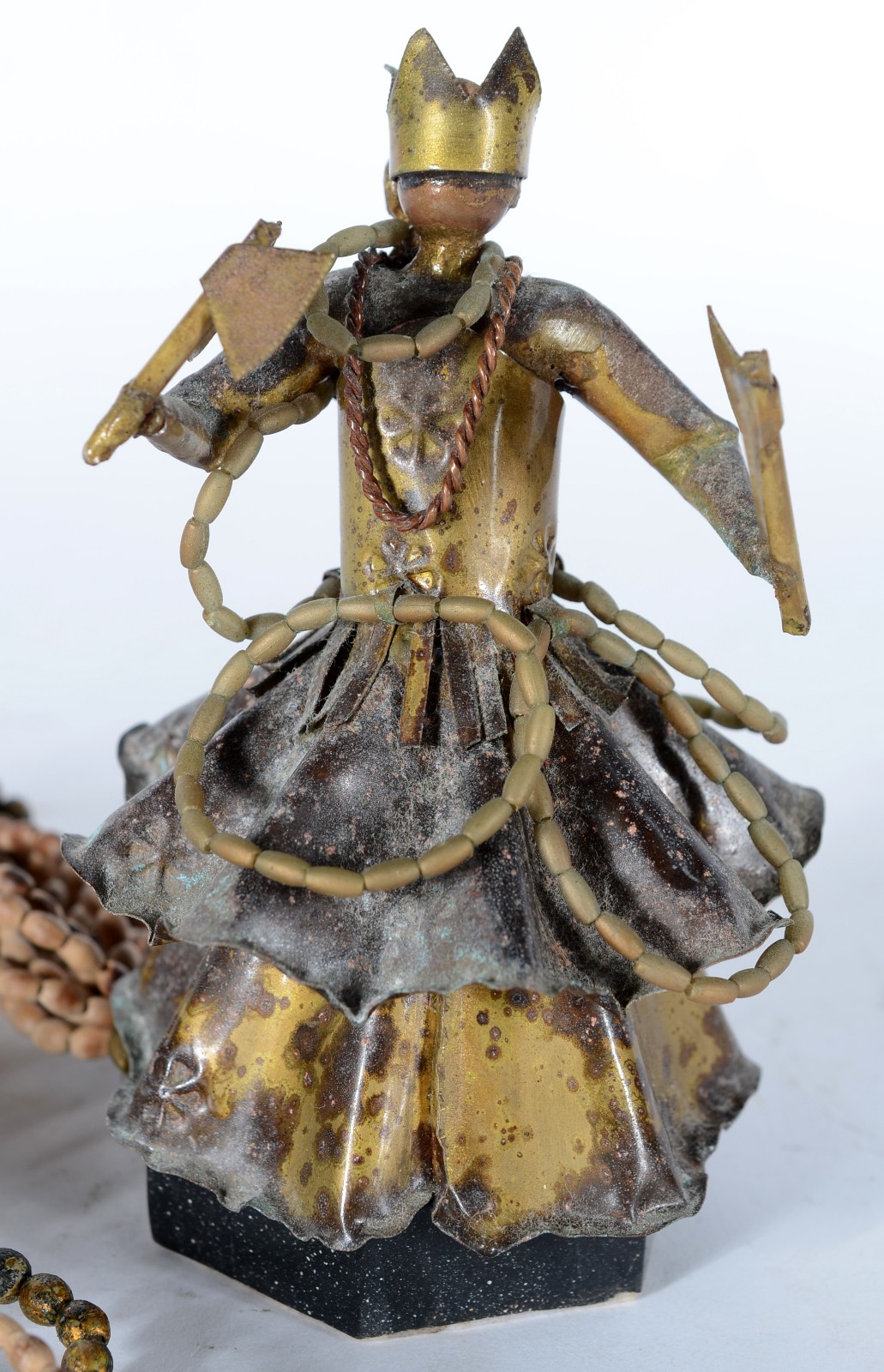 Duas esculturas, sendo uma de bronze assinada Masumi; outra... - foto 7 de 10