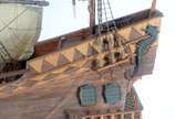 Miniatura de navio em madeira, caixa de acrílic... - Miniatura de navio em madeira, caixa de acrílico. Desgastes.