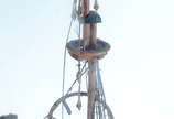 Miniatura de navio em madeira, caixa de acrílic... - Miniatura de navio em madeira, caixa de acrílico. Desgastes.