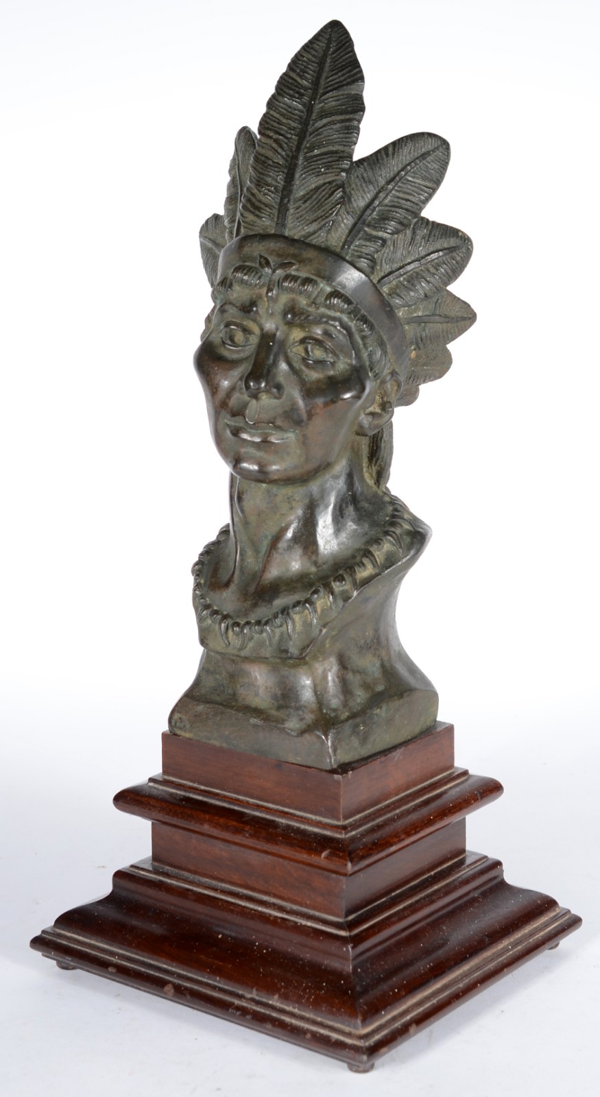 Estatueta de bronze representando "Índio". - foto 1 de 8