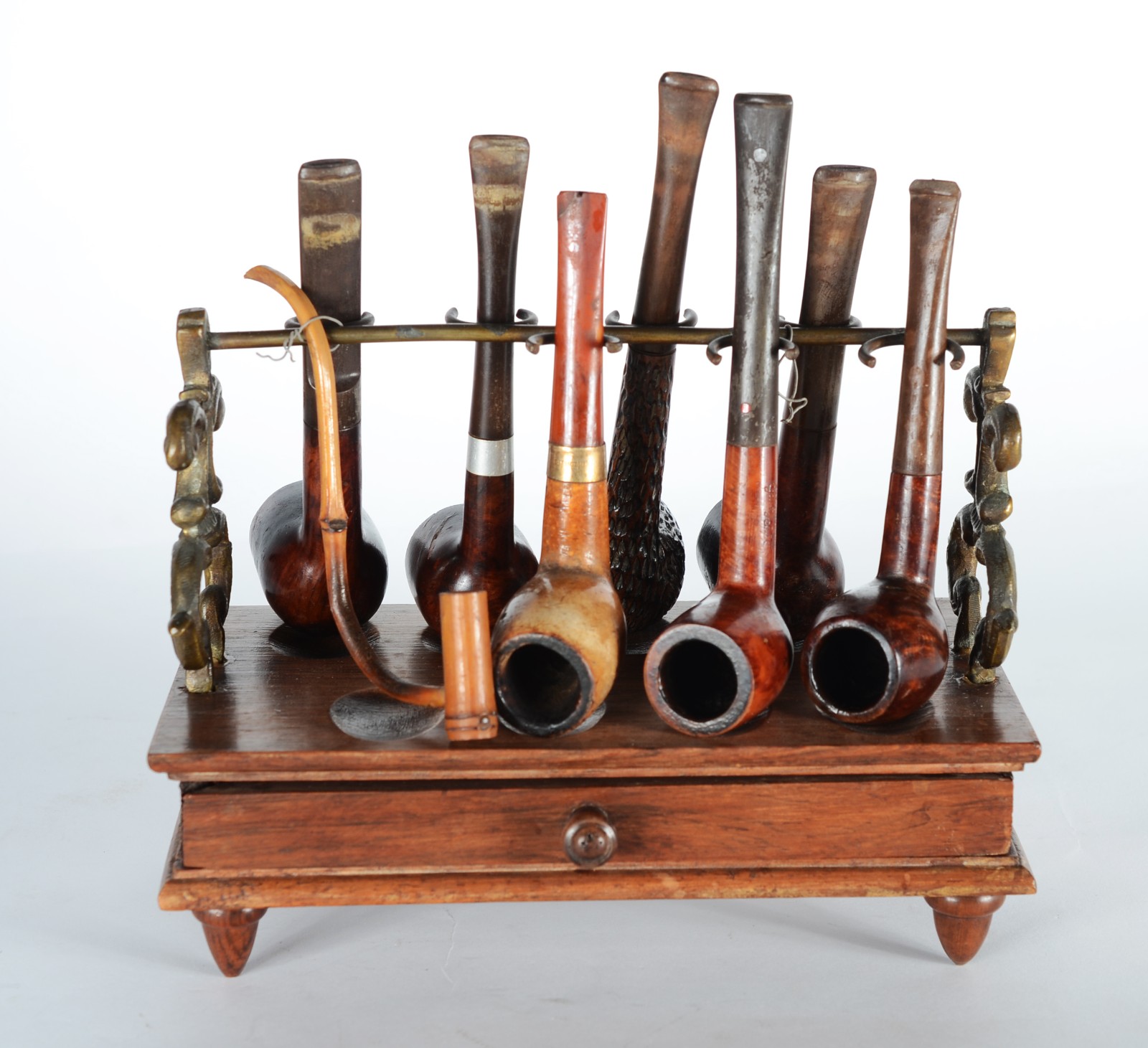Conjunto para fumante, composto de 13 cachimbos de diversas... - foto 2 de 9
