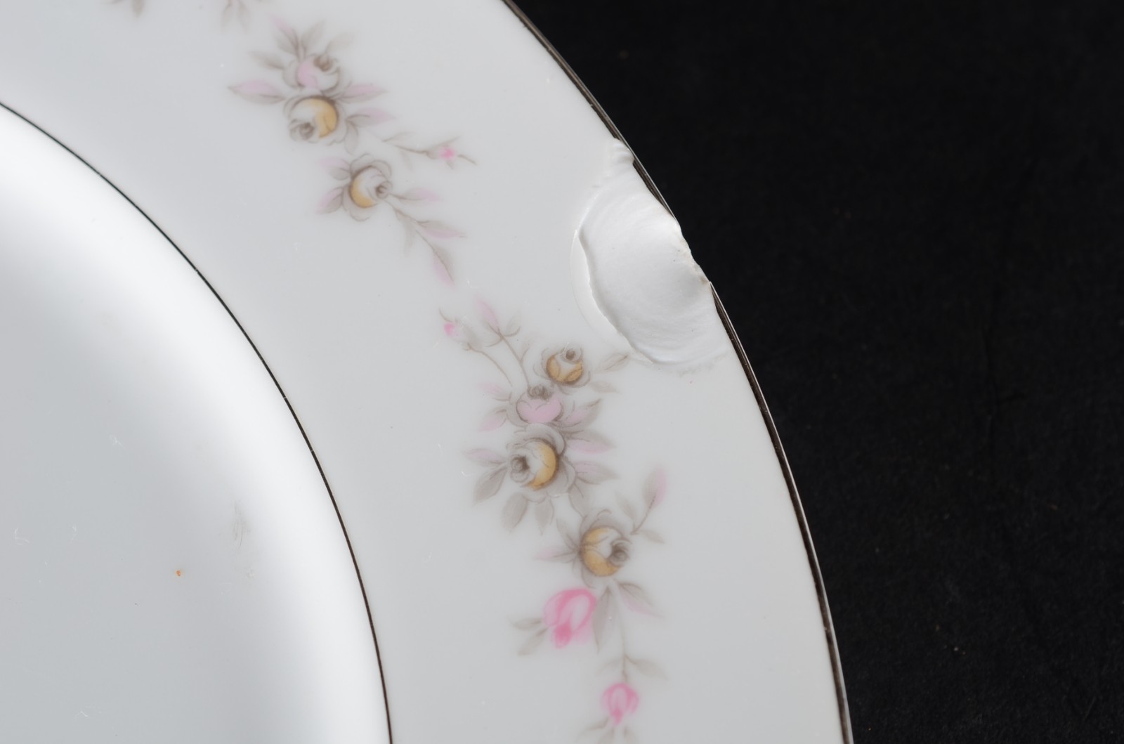 Serviço de jantar de porcelana japonesa "Three Crown", composto de... - foto 4 de 5