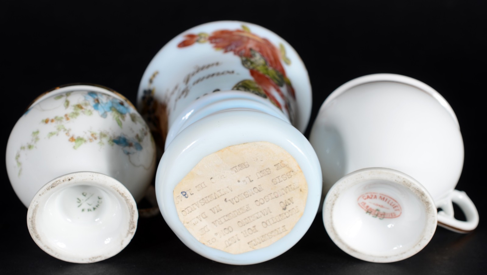 Diversas peças de porcelana, sendo: 4 xícaras de chá com pires, bowl... - foto 7 de 11