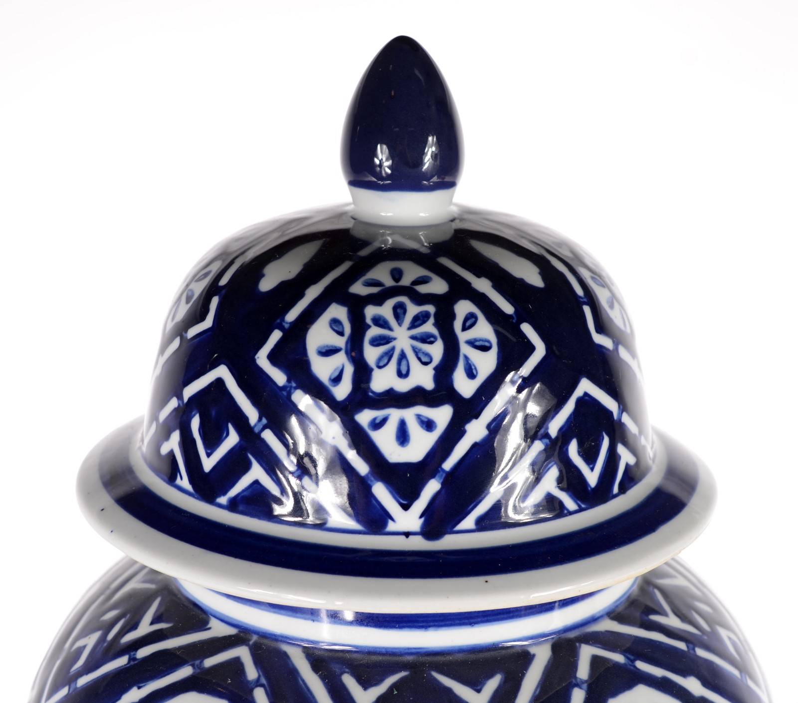 Potiche decorativo de porcelana azul e branca. - foto 2 de 6