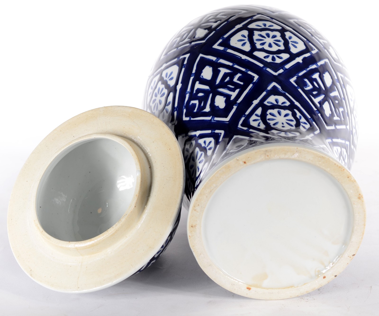 Potiche decorativo de porcelana azul e branca. - foto 6 de 6