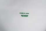 Aparelho de jantar de porcelana Roberto Simões,... - Aparelho de jantar de porcelana Roberto Simões, decorado com folhas verdes sobre fundo branco, composto de: 12 pratos rasos, 12 pratos fundos e ...