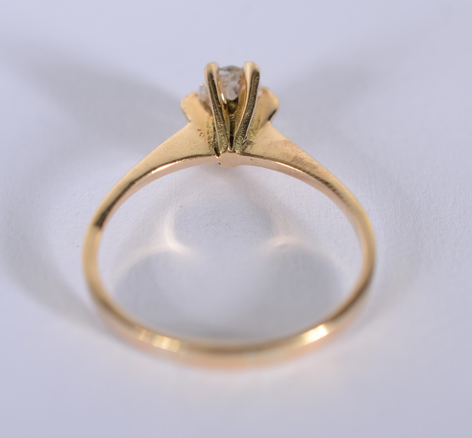 Solitário de ouro 18 k., contraste 750 mls e um brilhante de 0,40 ct... - foto 3 de 4