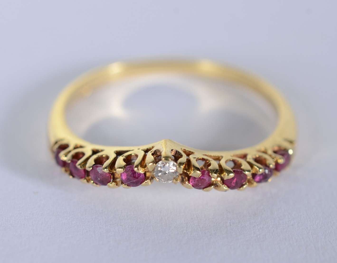 Anel de ouro 18 k., contraste 750 mls com rubil... - Galeria Alphaville