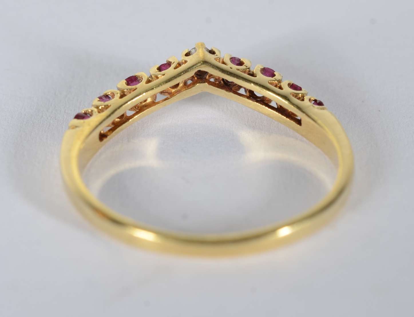 Anel de ouro 18 k., contraste 750 mls com rubil... - Galeria Alphaville
