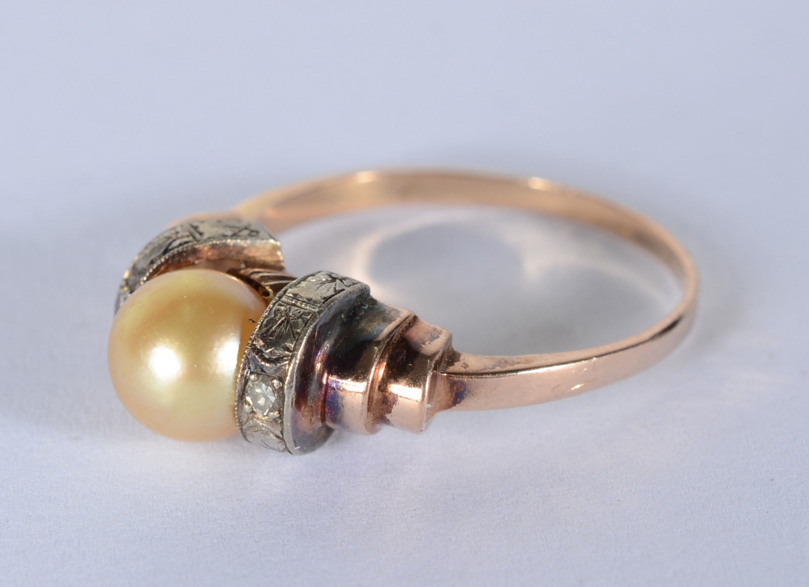 Anel de ouro 18 k., contraste 750 mls com brilhantes, aro 18. (Por... - foto 2 de 5