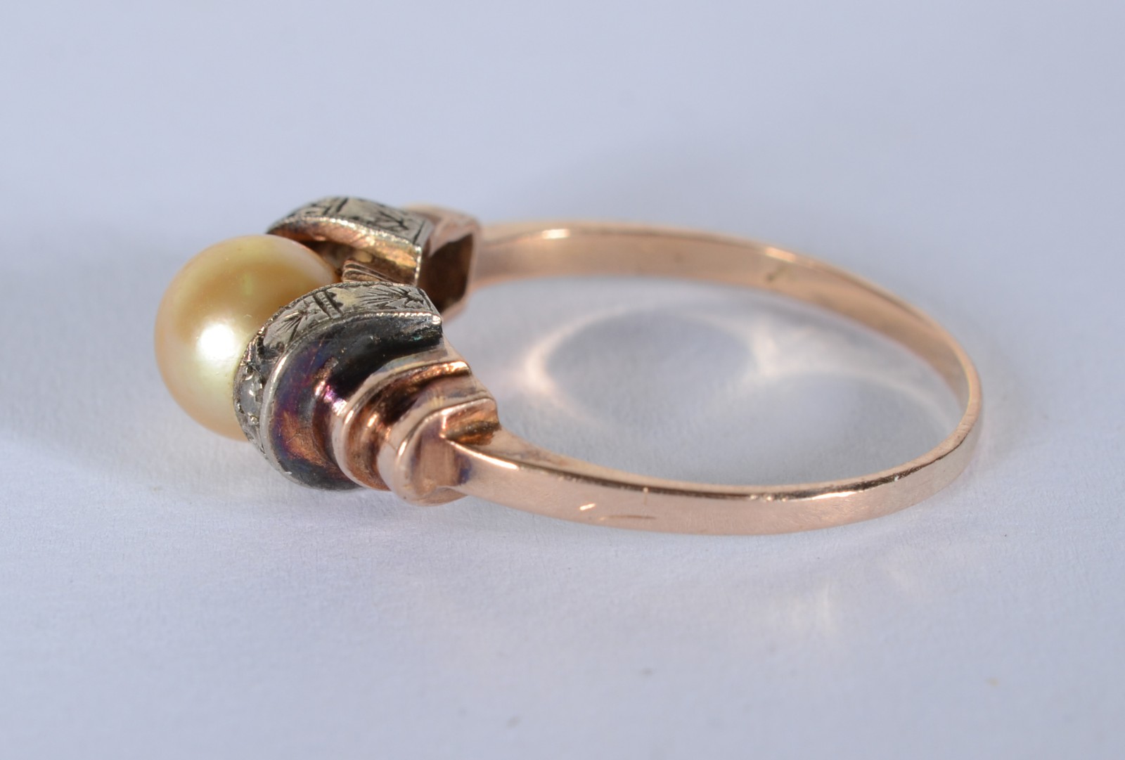 Anel de ouro 18 k., contraste 750 mls com brilhantes, aro 18. (Por... - foto 3 de 5