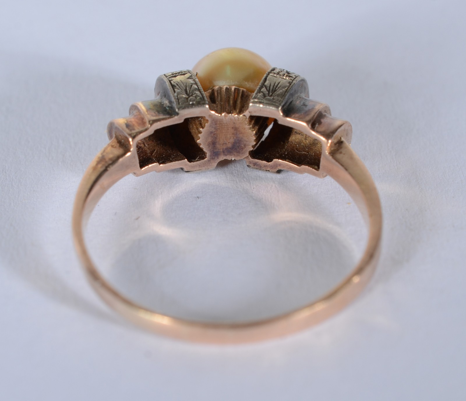 Anel de ouro 18 k., contraste 750 mls com brilhantes, aro 18. (Por... - foto 4 de 5