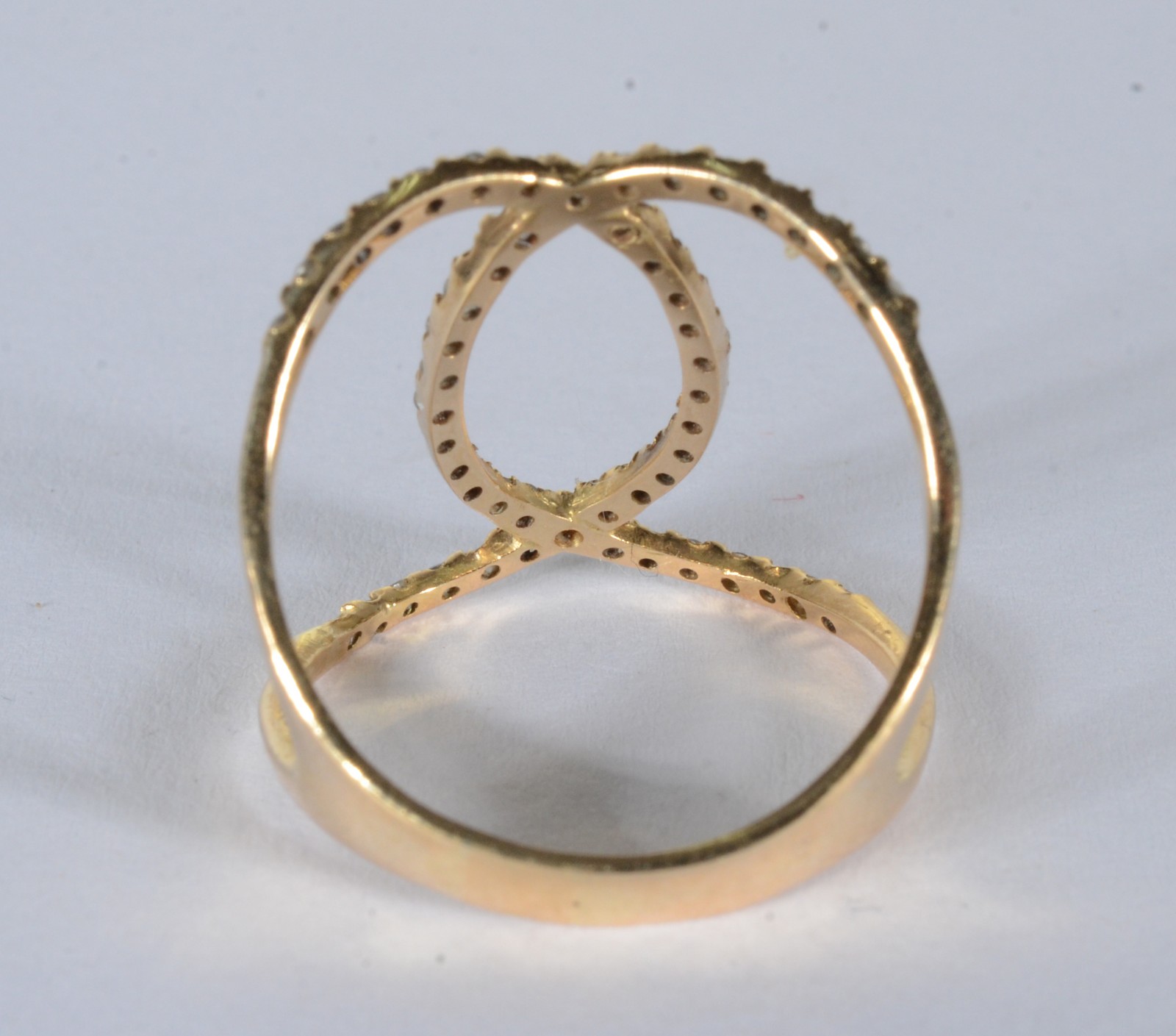Anel de ouro 18 k., contraste 750 mls com brilhantes, aro 18. (Por... - foto 4 de 7