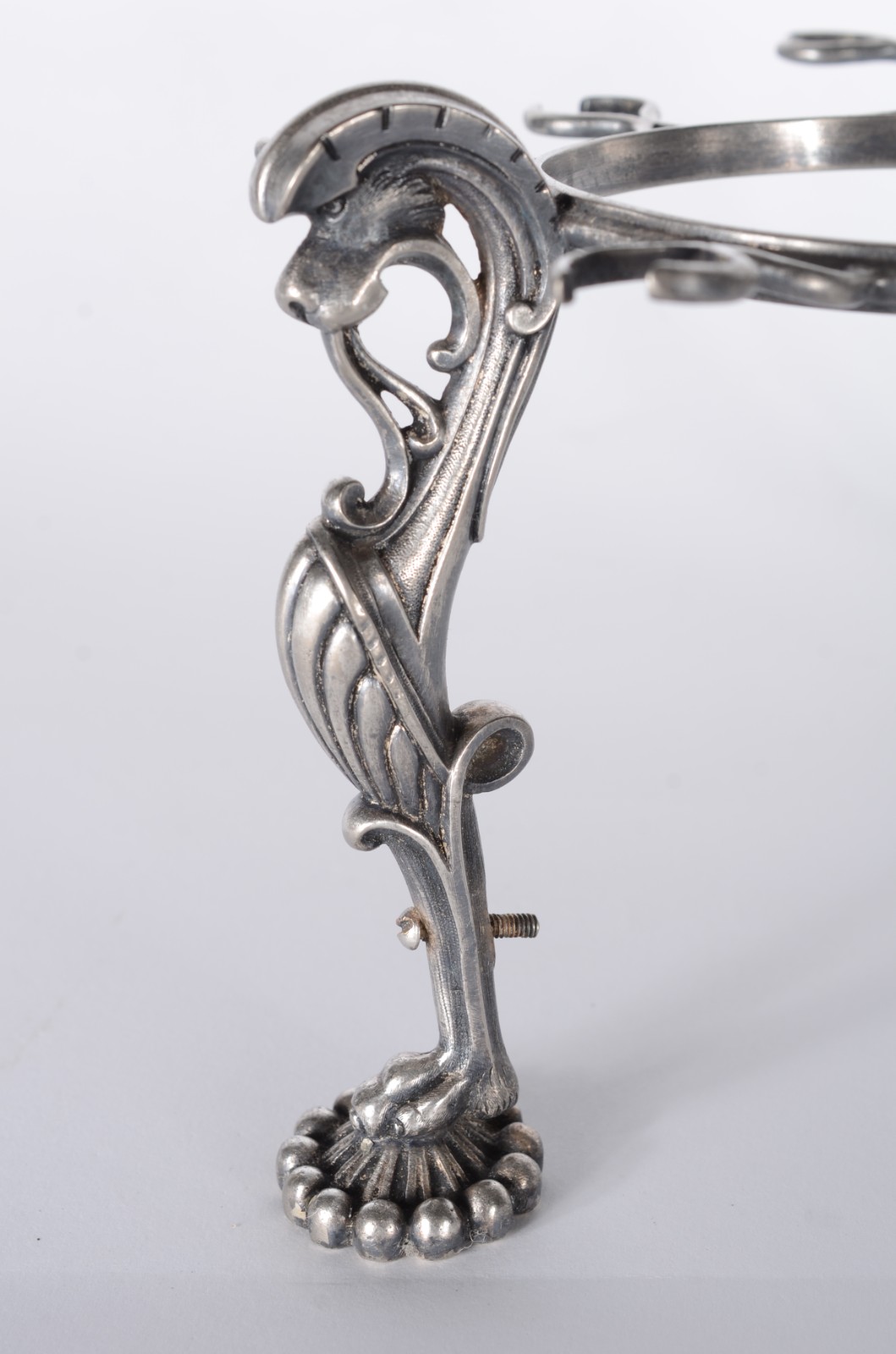 Porta licoreiras de metal prateado. - foto 3 de 4