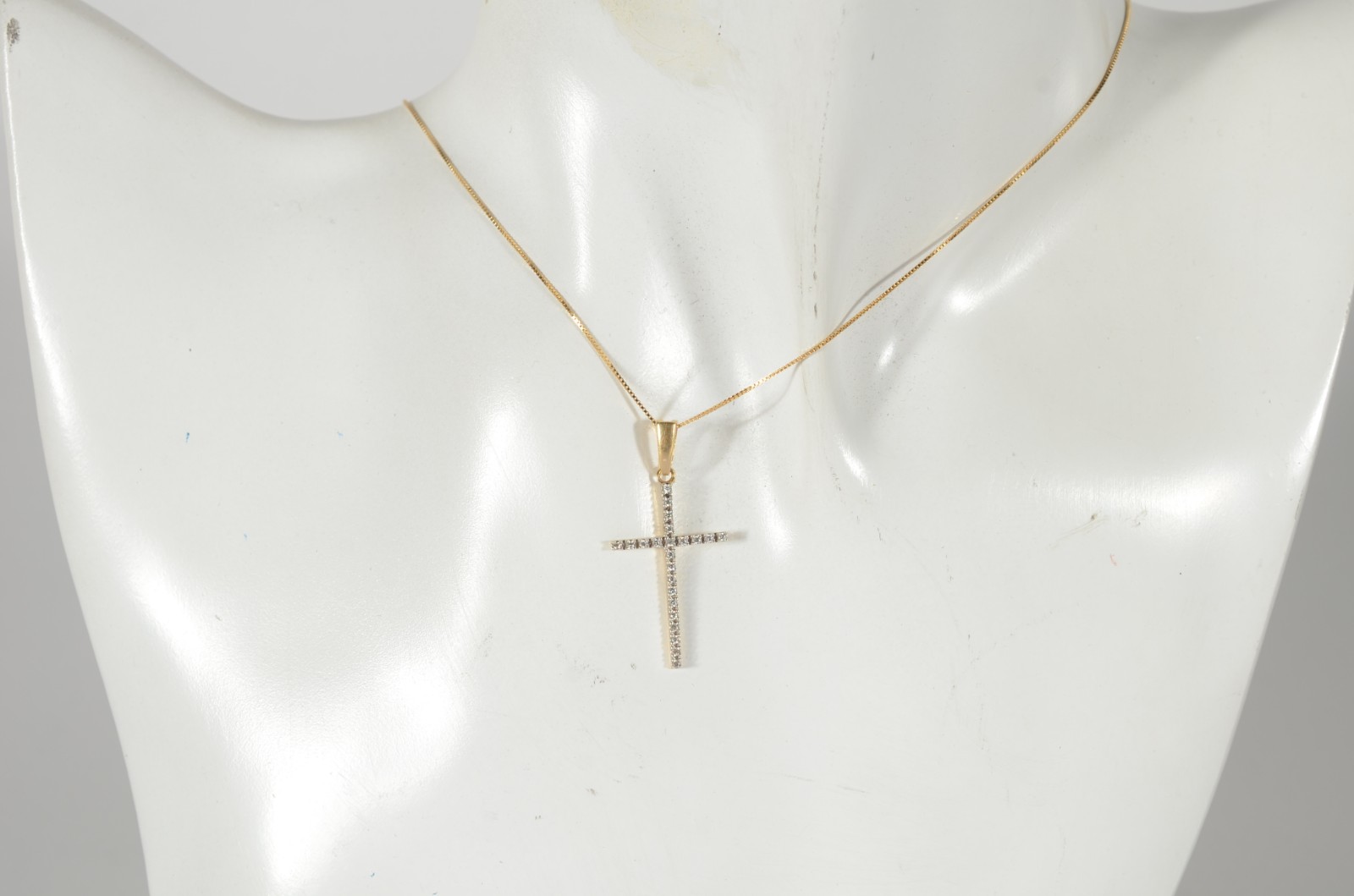 Colar de ouro 18 k., contraste 750 mls com crucifixo de ouro branco e... - foto 6 de 6