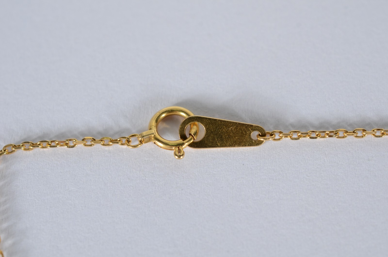Colar com pendente com brilhantes de ouro 18 k., contraste 750 mls... - foto 4 de 6