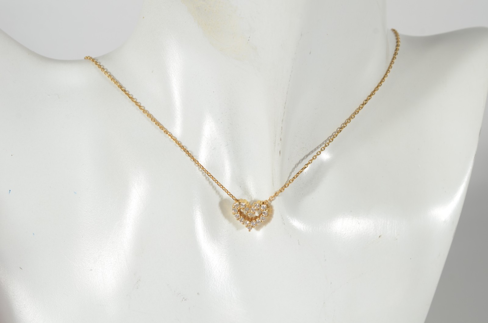 Colar com pendente com brilhantes de ouro 18 k., contraste 750 mls... - foto 6 de 6