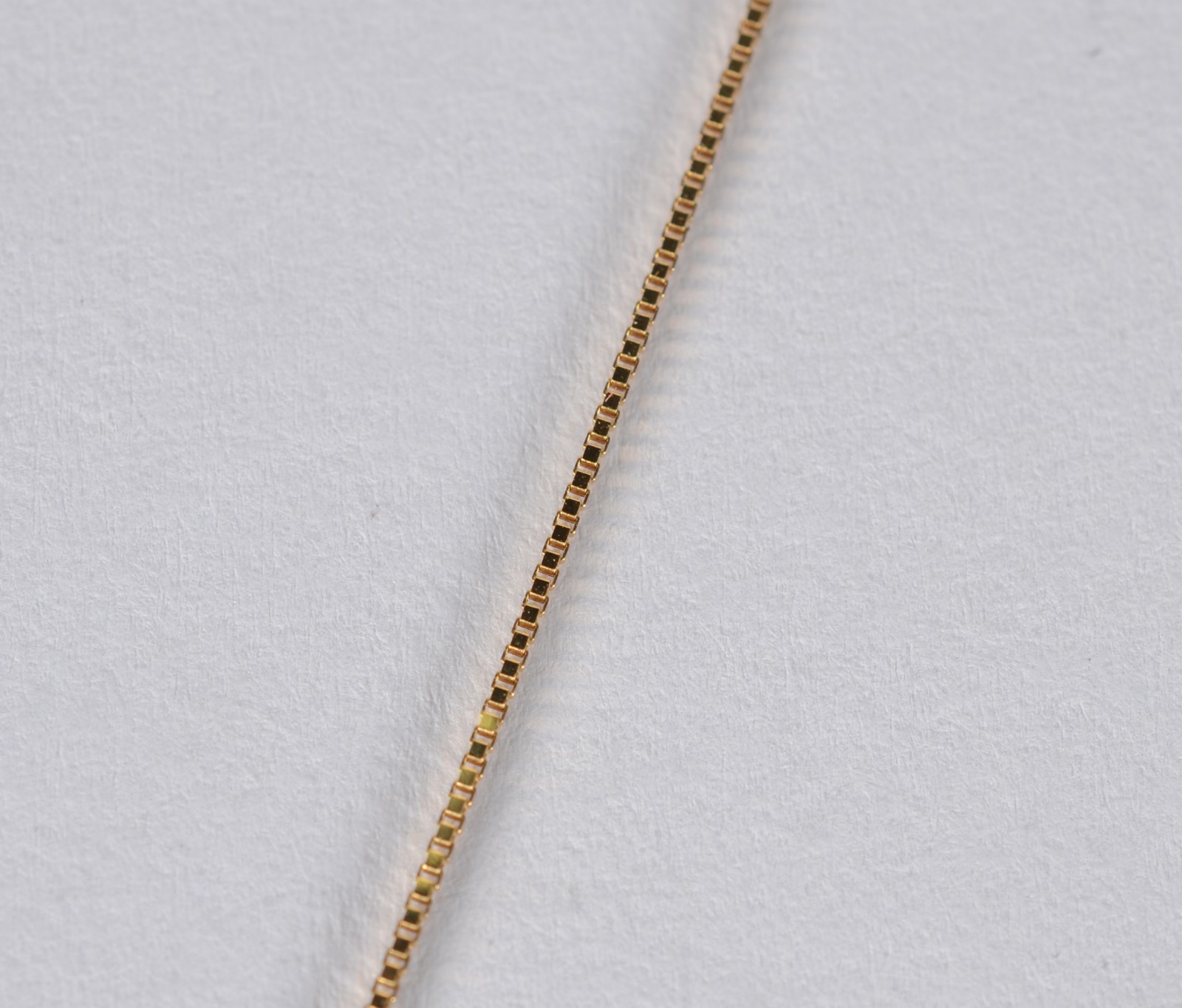 Colar de ouro 18 k., com crucifixo. (Por motivos de segurança a peça... - foto 4 de 7