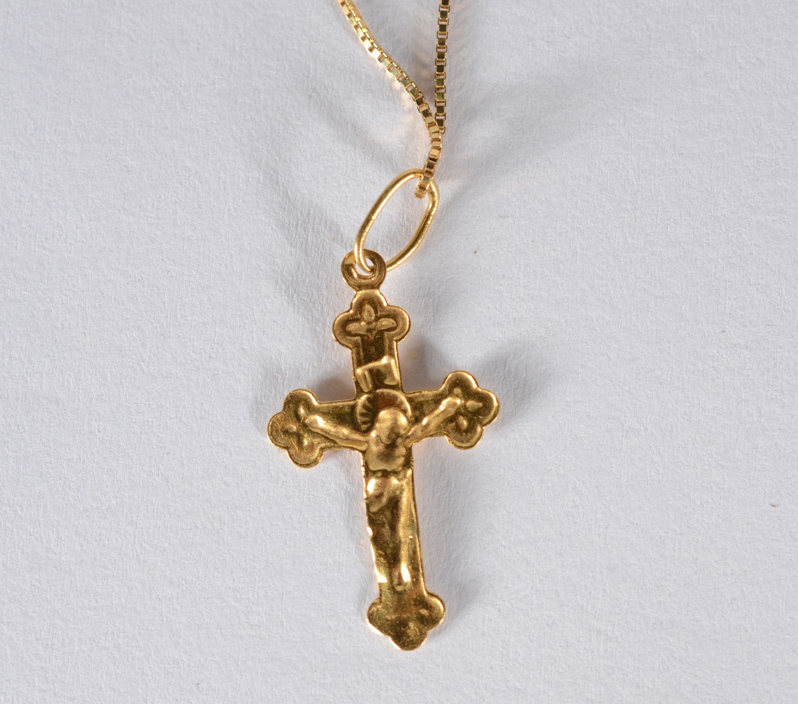 Colar de ouro 18 k., com crucifixo. (Por motivos de segurança a peça... - foto 7 de 7