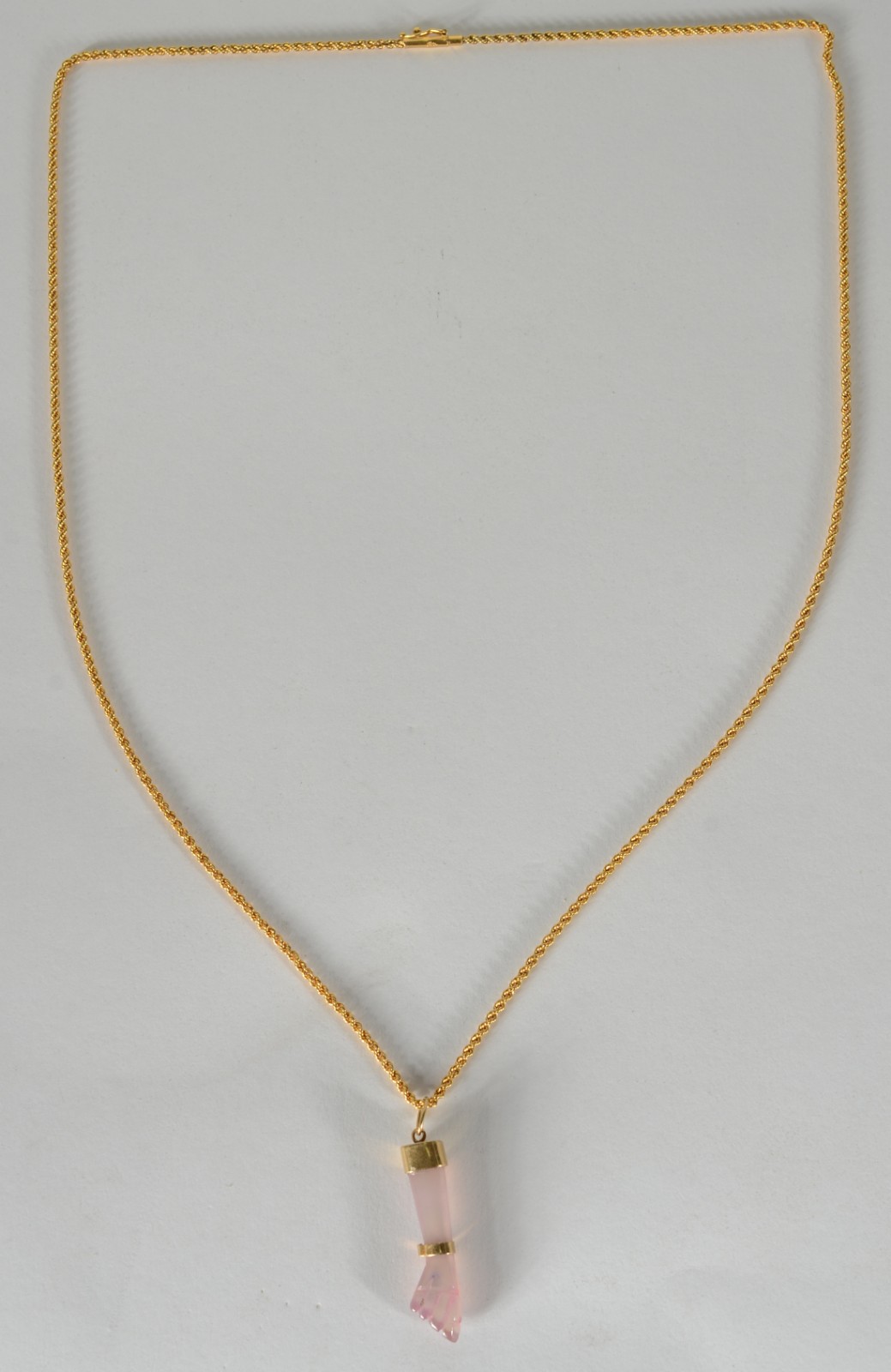 Colar de ouro 18 k., pendente feito figa. (Por motivos de segurança a... - foto 2 de 6