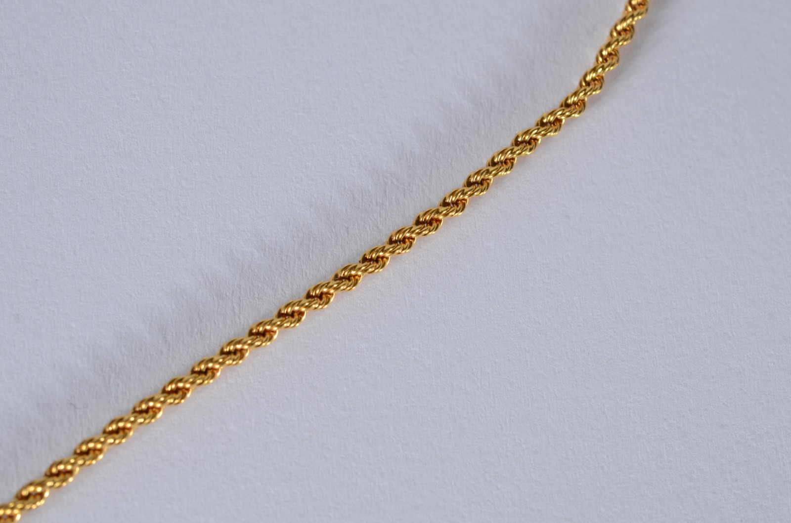Colar de ouro 18 k., pendente feito figa. (Por motivos de segurança a... - foto 3 de 6