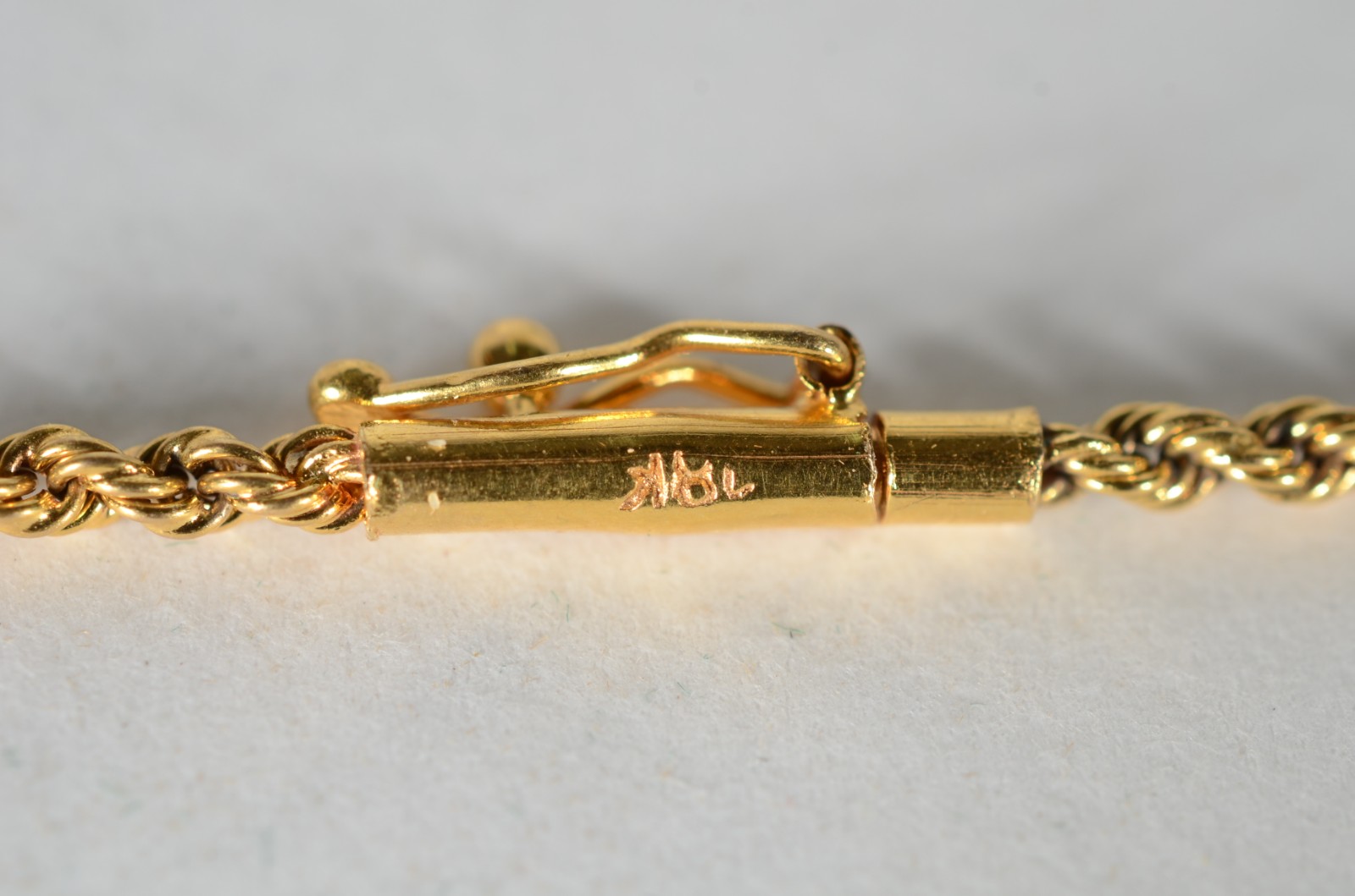 Colar de ouro 18 k., pendente feito figa. (Por motivos de segurança a... - foto 4 de 6