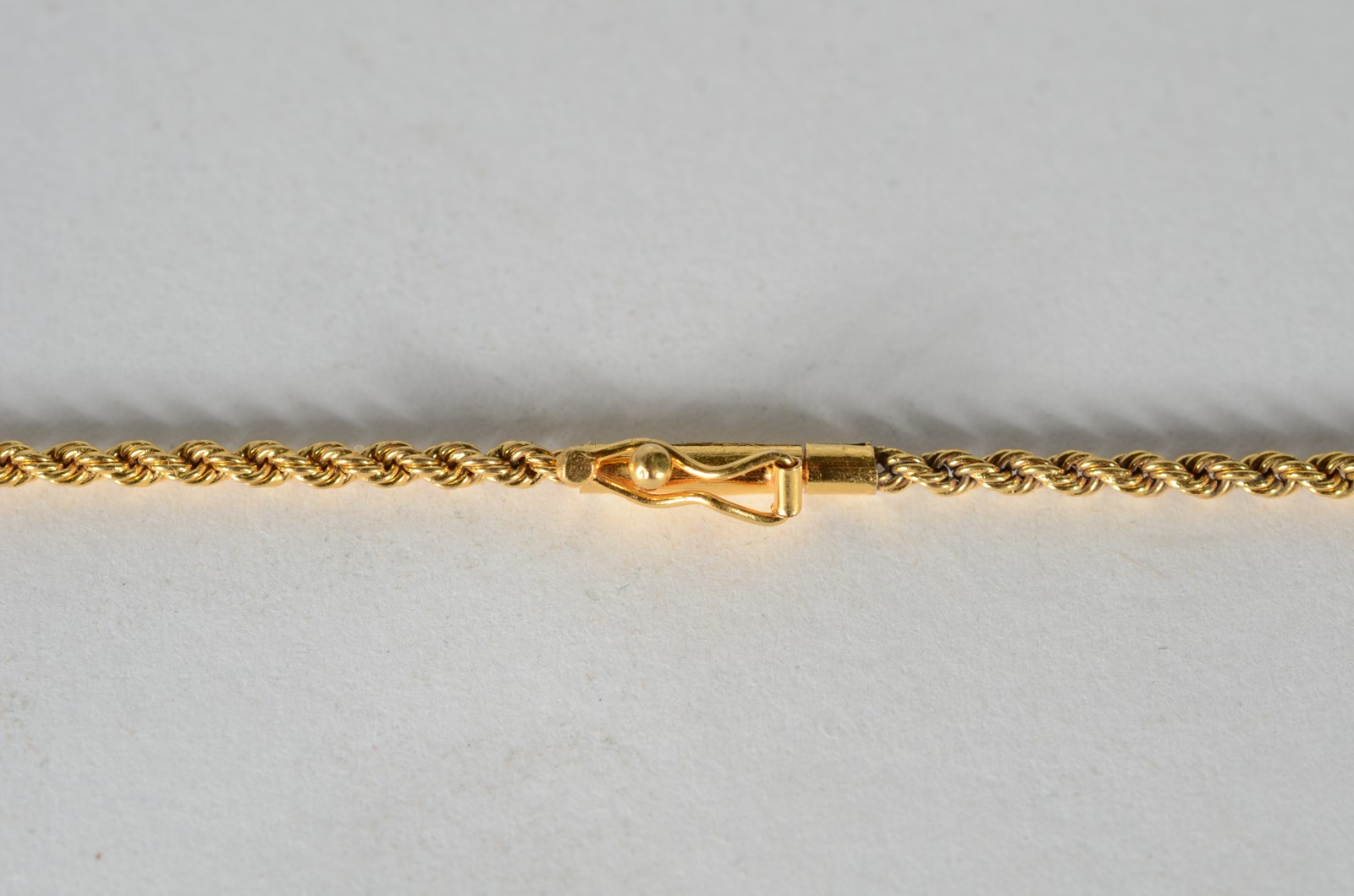 Colar de ouro 18 k., pendente feito figa. (Por motivos de segurança a... - foto 5 de 6