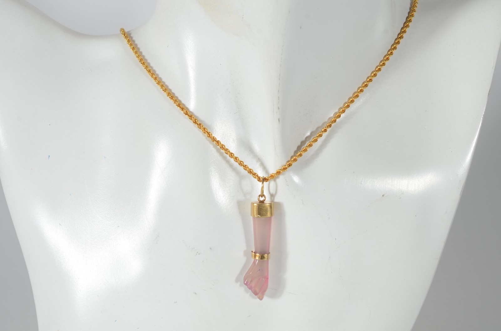 Colar de ouro 18 k., pendente feito figa. (Por motivos de segurança a... - foto 6 de 6