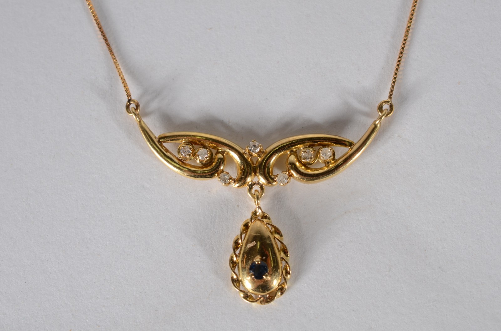 Gargantilha de ouro 18 k., com brilhantes. (Por motivos de segurança... - foto 1 de 7