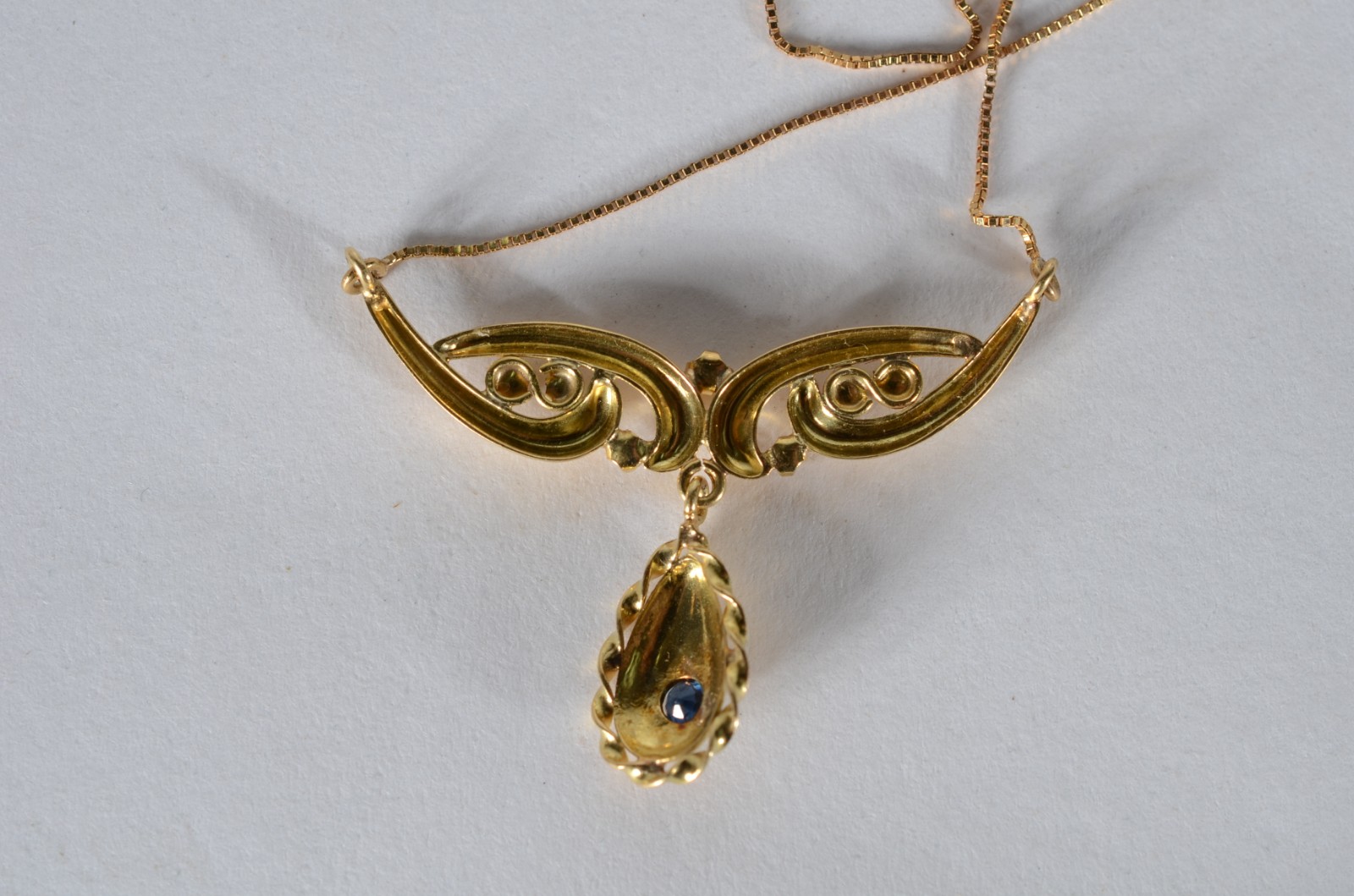 Gargantilha de ouro 18 k., com brilhantes. (Por motivos de segurança... - foto 6 de 7