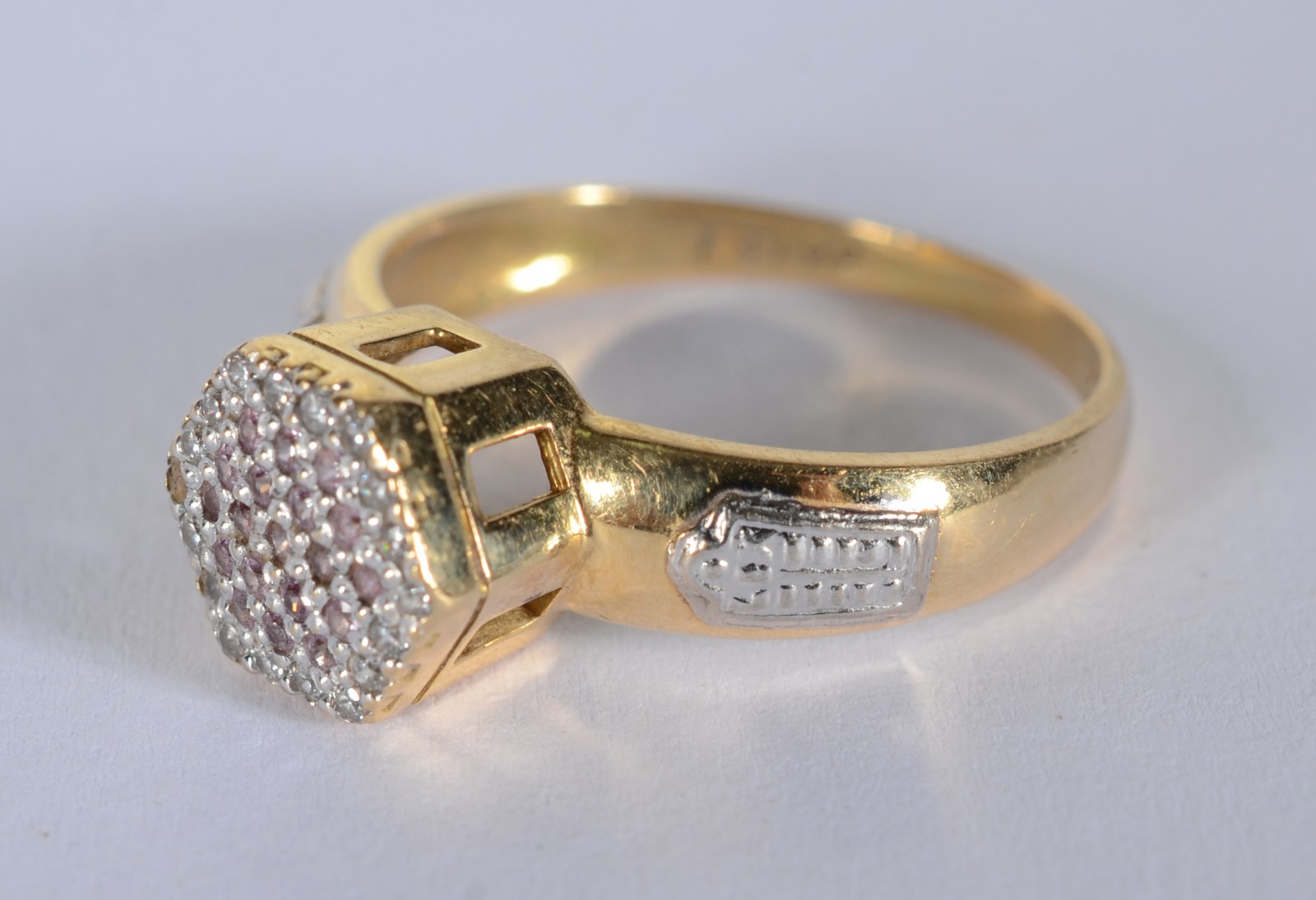 Anel de formatura de ouro 18 k., contraste 750 mls, aro 14. (Por... - foto 1 de 7