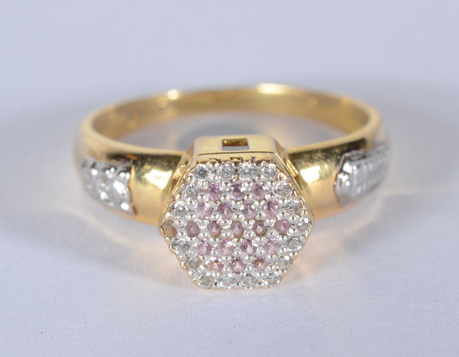 Anel de formatura de ouro 18 k., contraste 750 mls, aro 14. (Por... - foto 2 de 7