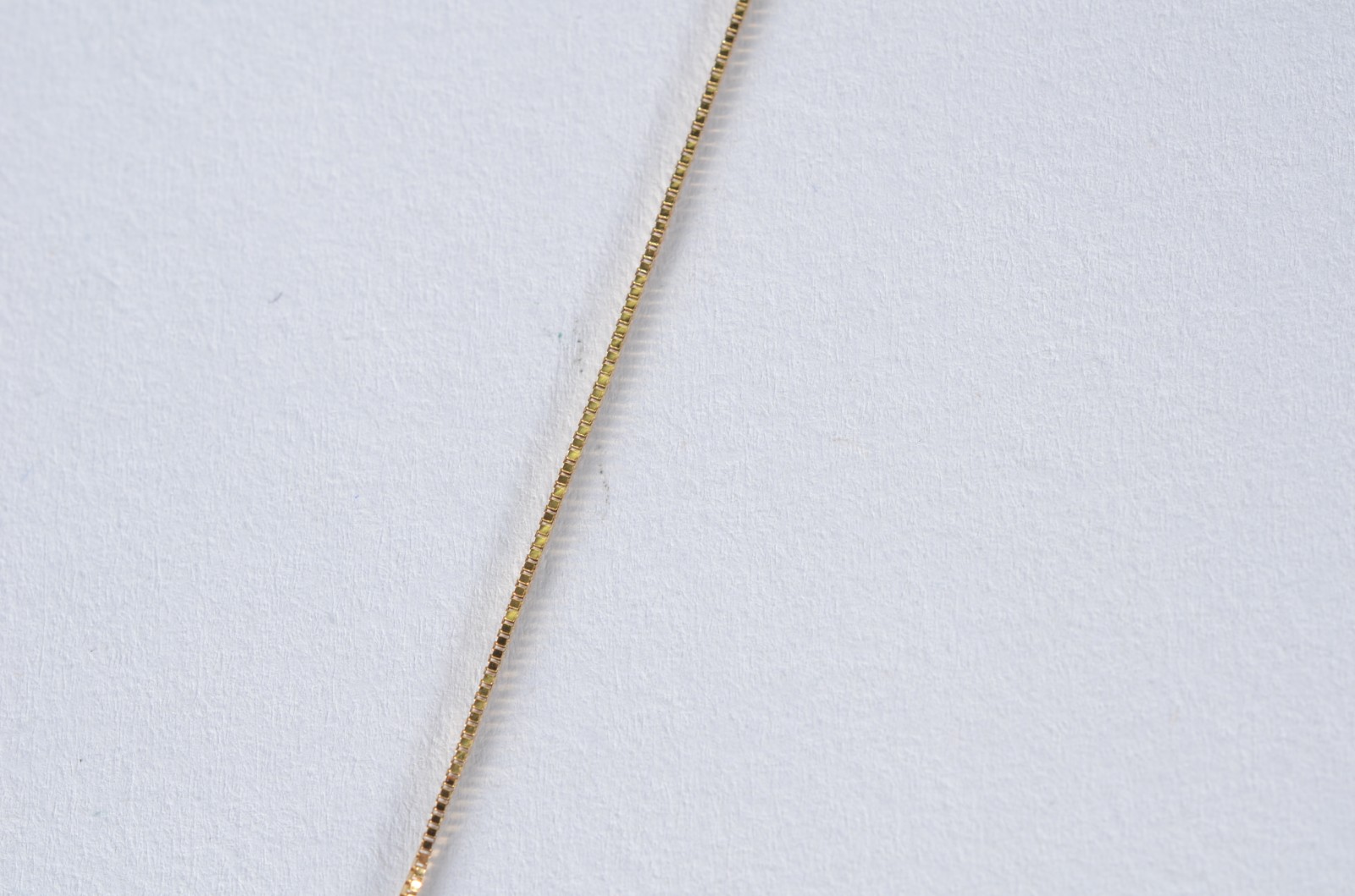Colar com pendente de ouro 18 k., contraste 750 mls. (Por motivos de... - foto 3 de 5