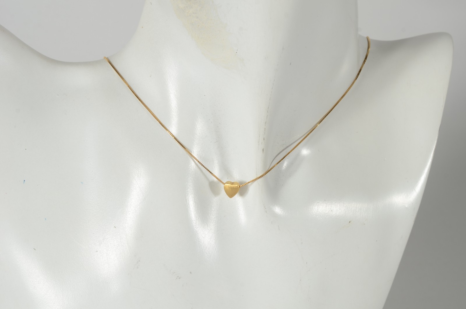 Colar com pendente de ouro 18 k., contraste 750 mls. (Por motivos de... - foto 5 de 5