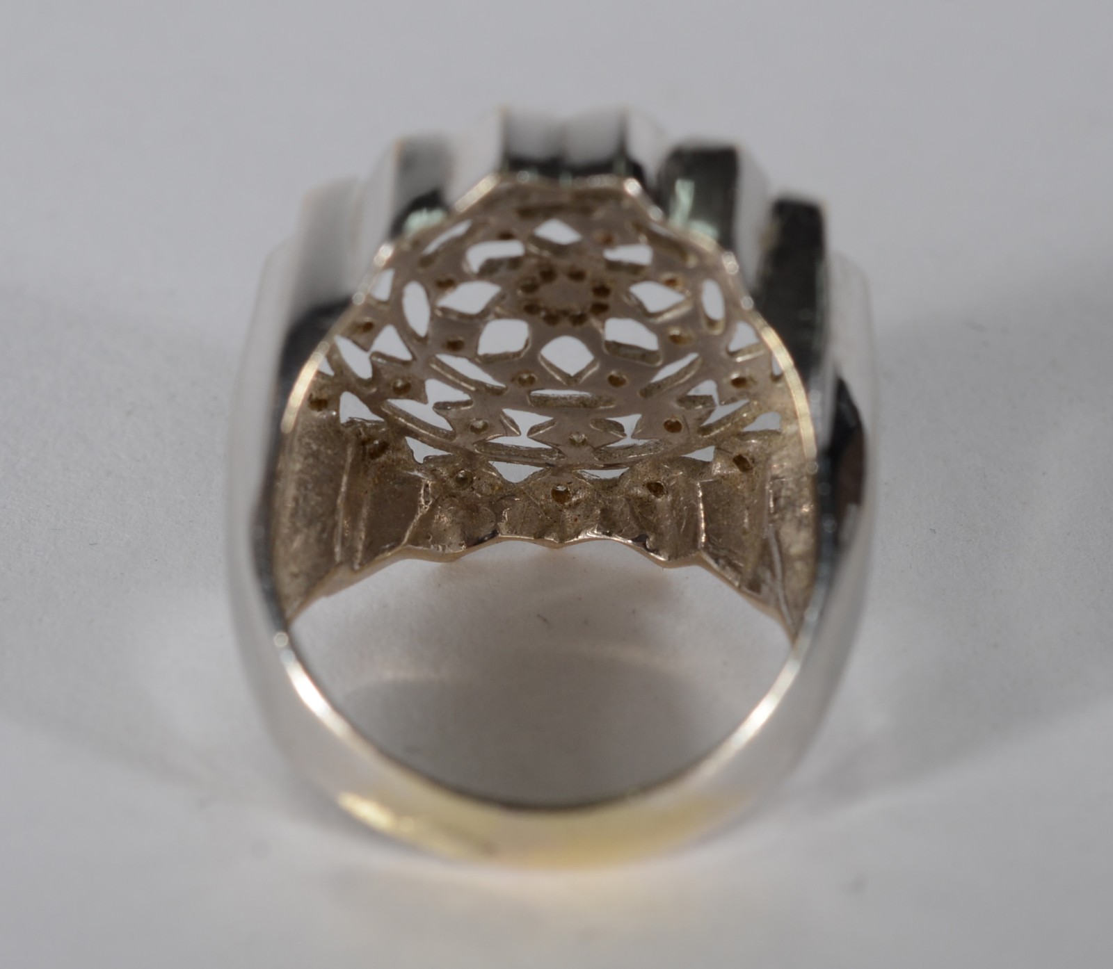 Anel feitio chuveiro de ouro branco com mini brilhantes, aro 16. (Por... - foto 4 de 7