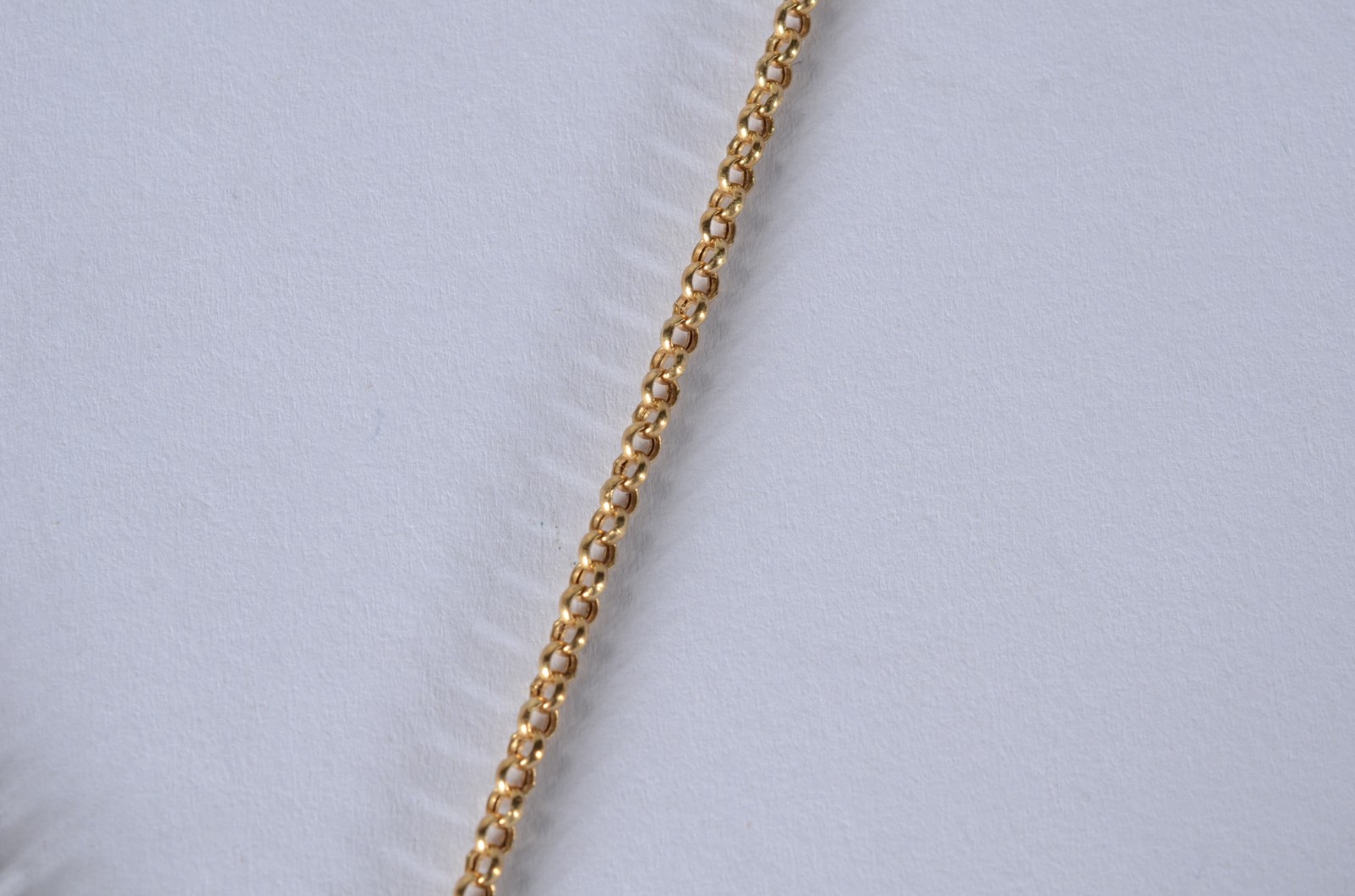Colar com pendente feitio "medalha" de ouro 18k., contraste 750 mls... - foto 7 de 10