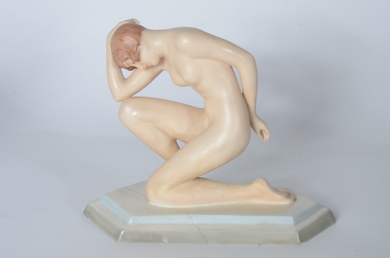 Art Deco - Escultura de porcelana alemã representando figura... - foto 1 de 8