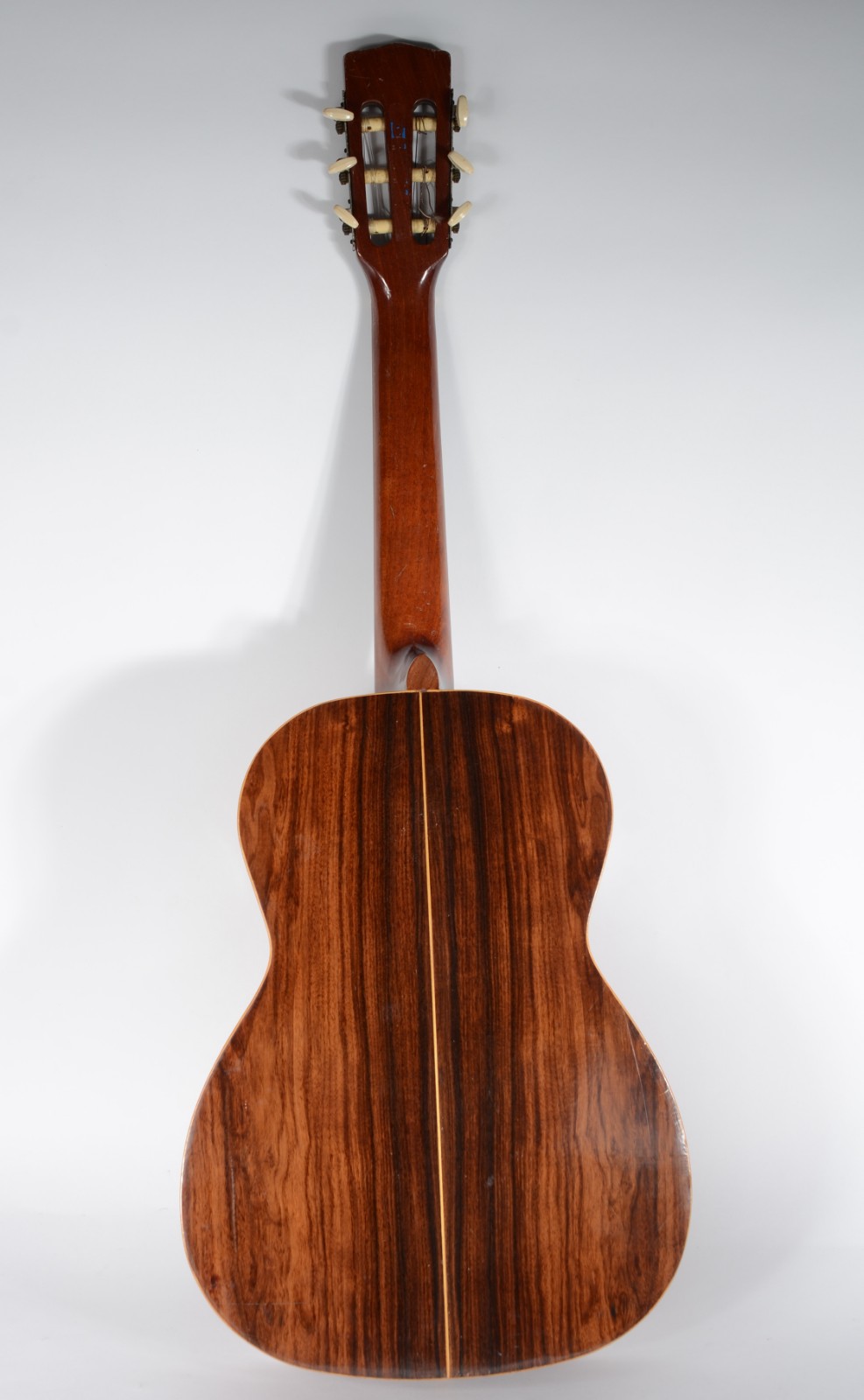 Violão "Giannini" com capa. Pequenos desgastes. - foto 9 de 9