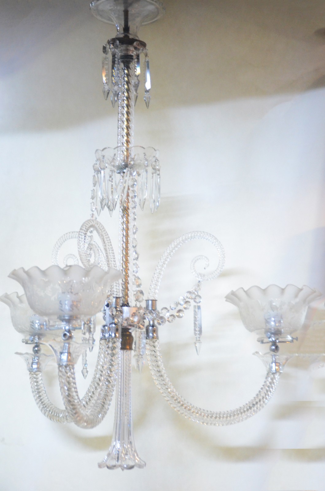 Lustre de cristal para 3 luzes, pingentes lapidados. - foto 1 de 5