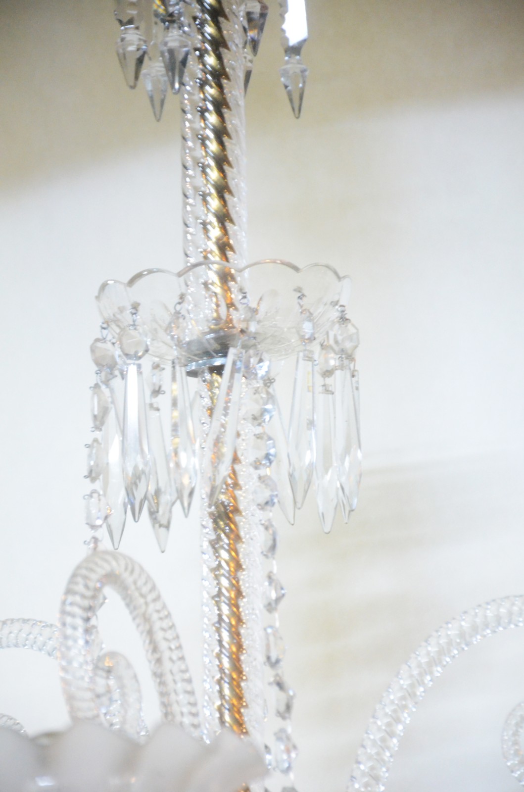 Lustre de cristal para 3 luzes, pingentes lapidados. - foto 3 de 5