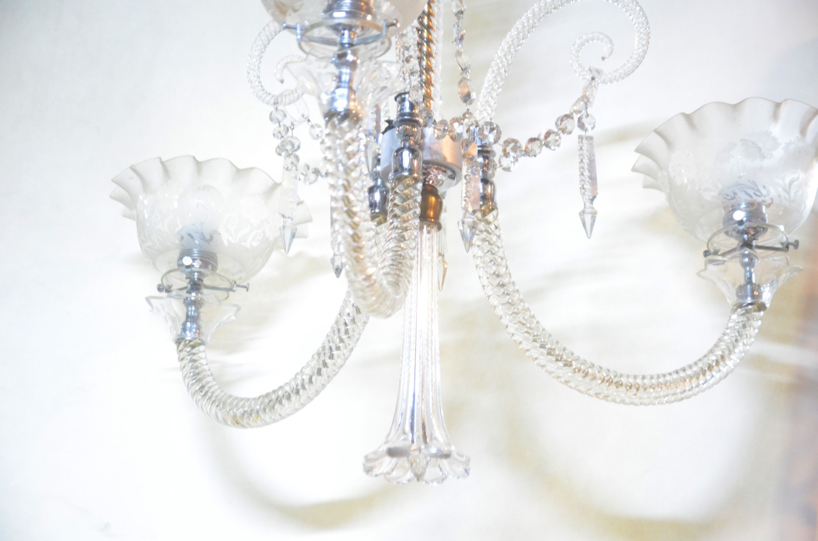 Lustre de cristal para 3 luzes, pingentes lapidados. - foto 4 de 5