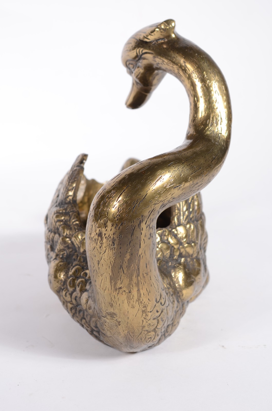Fruteira de bronze representando cisne. - foto 7 de 8