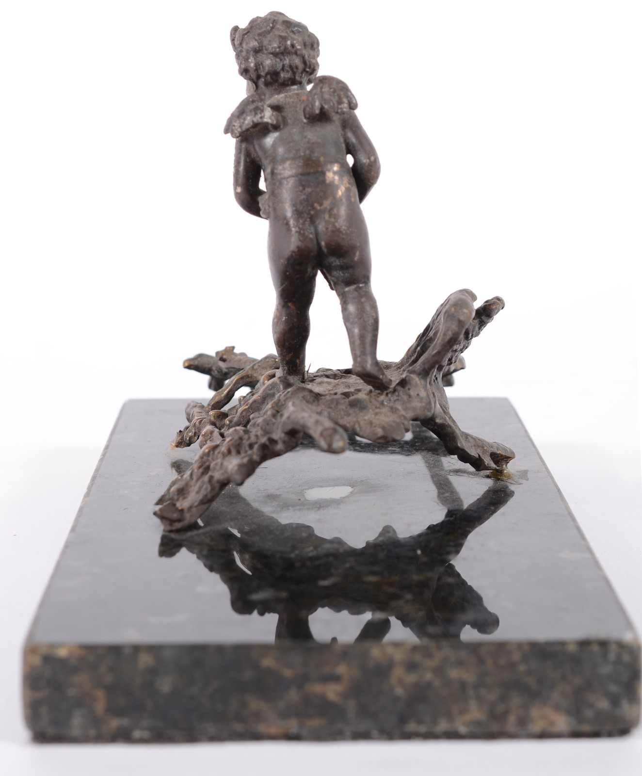 Escultura de petit bronze representando anjo. Desgastes. - foto 4 de 8