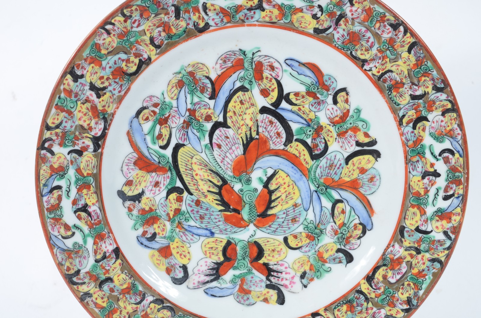 Duas peças de porcelana chinesa, sendo: bowl decorado com figuras e... - foto 3 de 11
