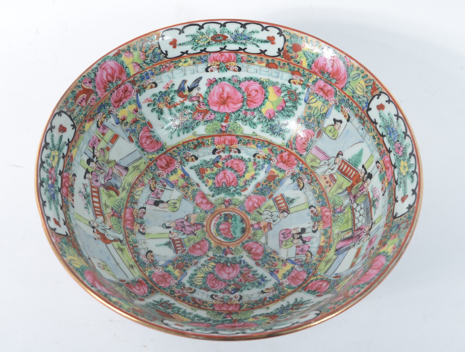 Duas peças de porcelana chinesa, sendo: bowl decorado com figuras e... - foto 5 de 11