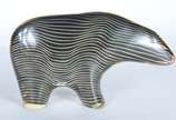 Abraham Palatnik (1928-2020),  - Escultura de resina de poliéster representando urso.