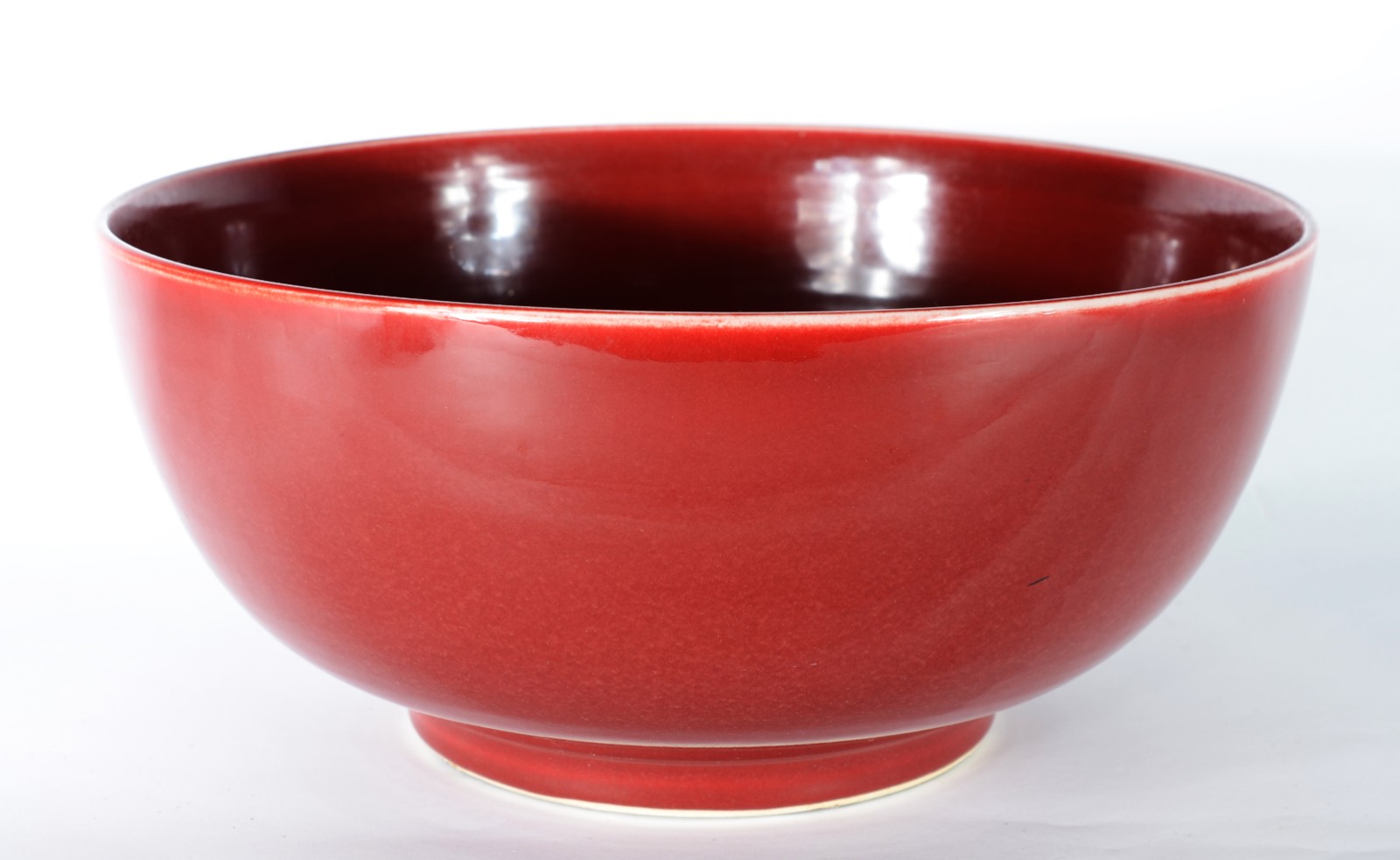 Duas peças, sendo: vaso e bowl de cerâmica vermelha. - foto 2 de 7