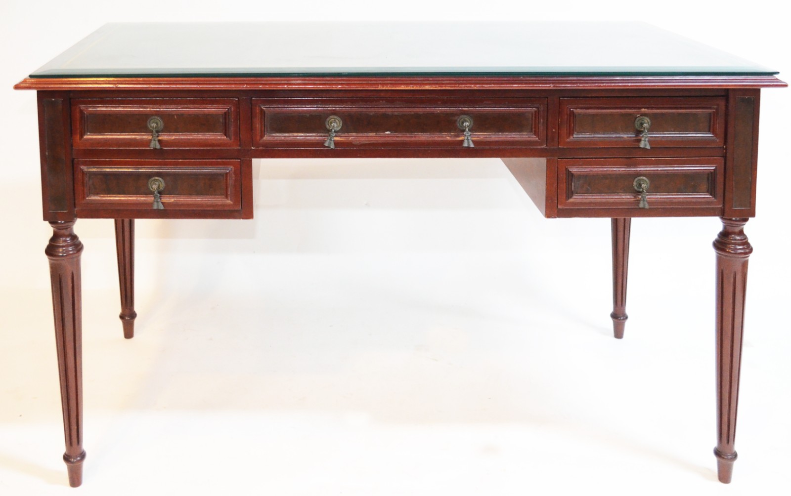 Mesa para escritório de madeira nobre, cinco gavetas, puxadores de... - foto 2 de 8