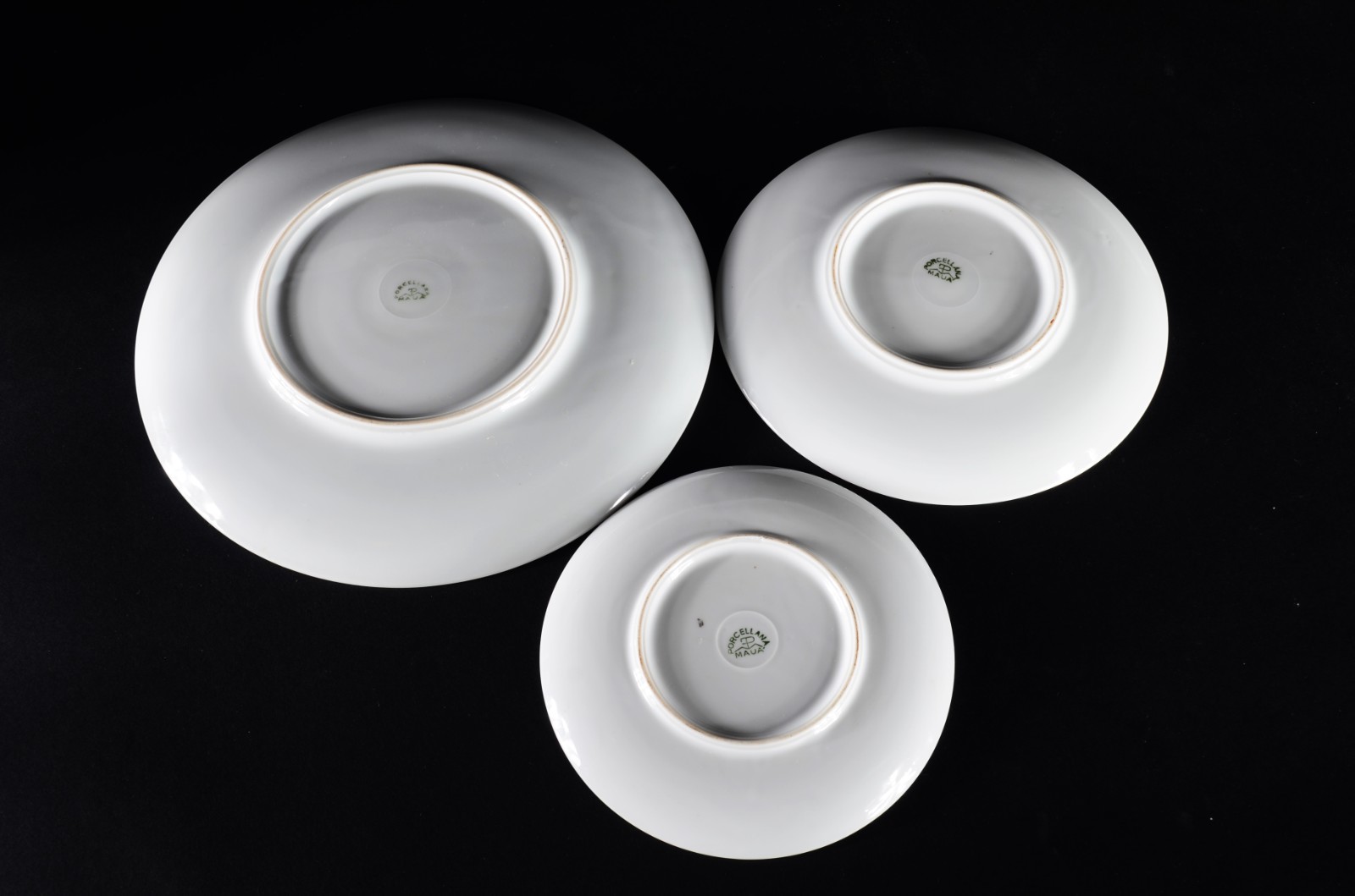 Parte de serviço de jantar de porcelana Mauá branca, borda decorada... - foto 3 de 4
