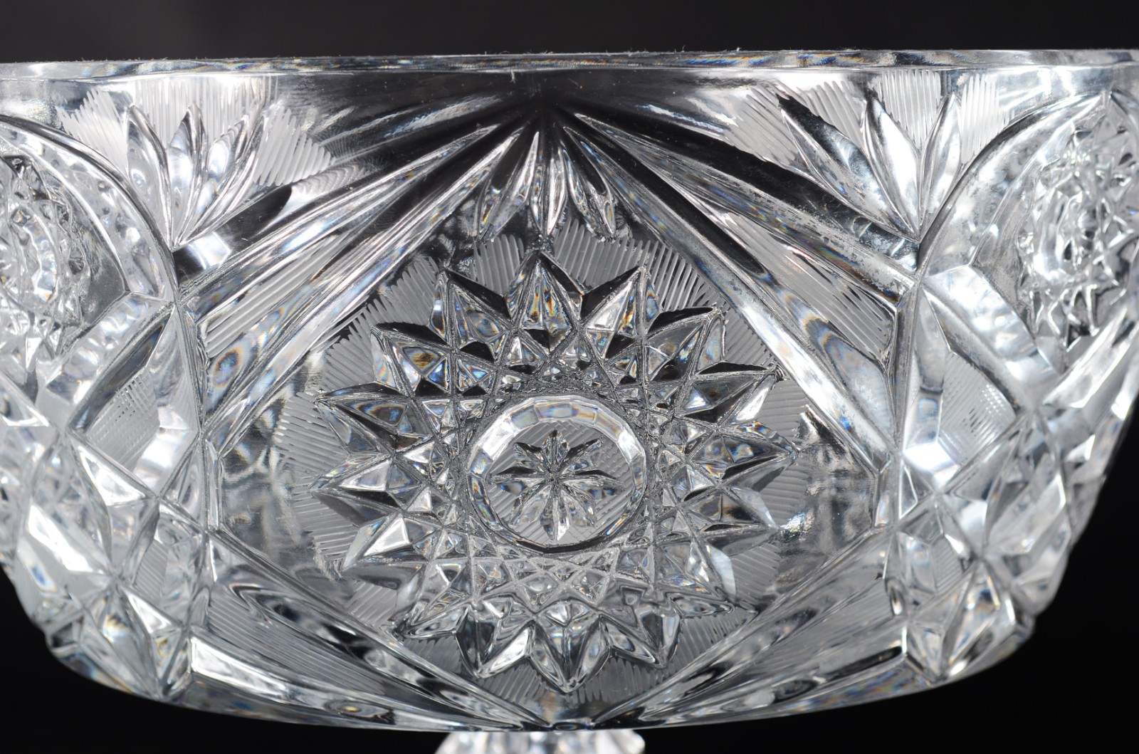 Duas fruteiras de cristal tcheco lapidado. - foto 2 de 8